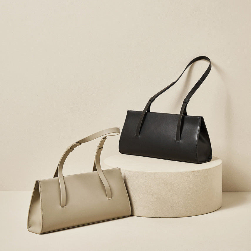 New! AMELIE Slim Snap Bag