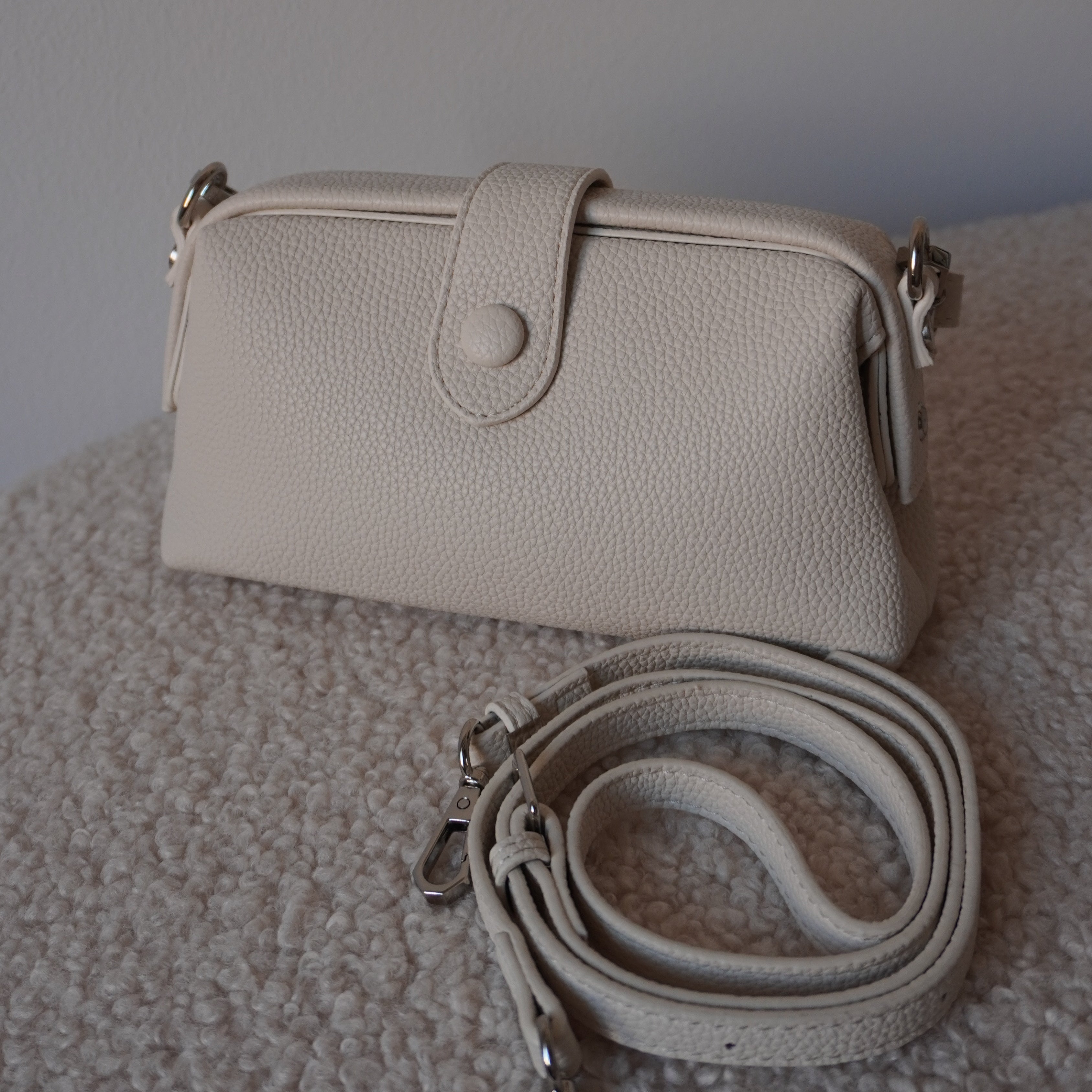 New! LICHI pop open bag