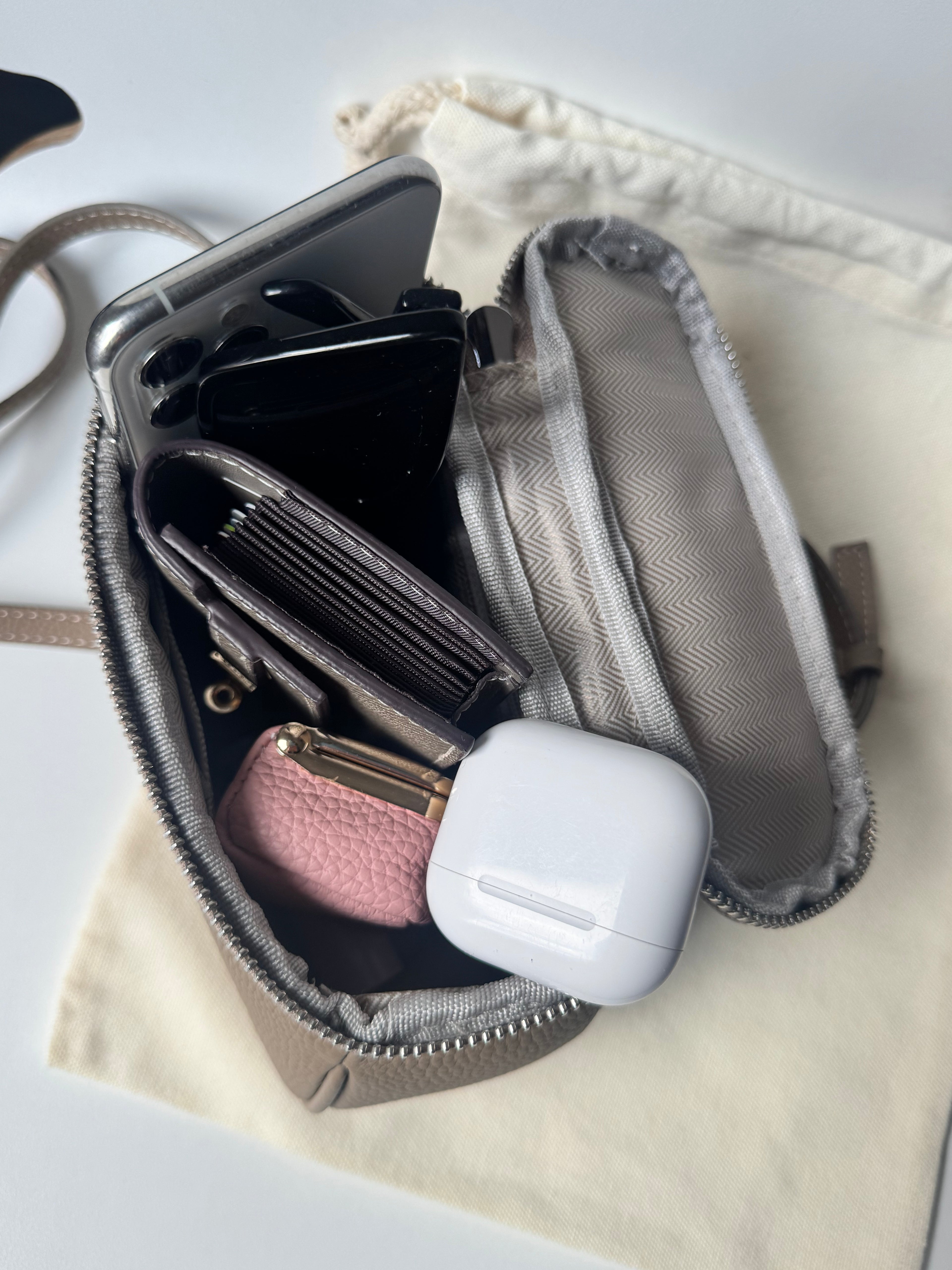 New! VICKY essentials tiny box bag