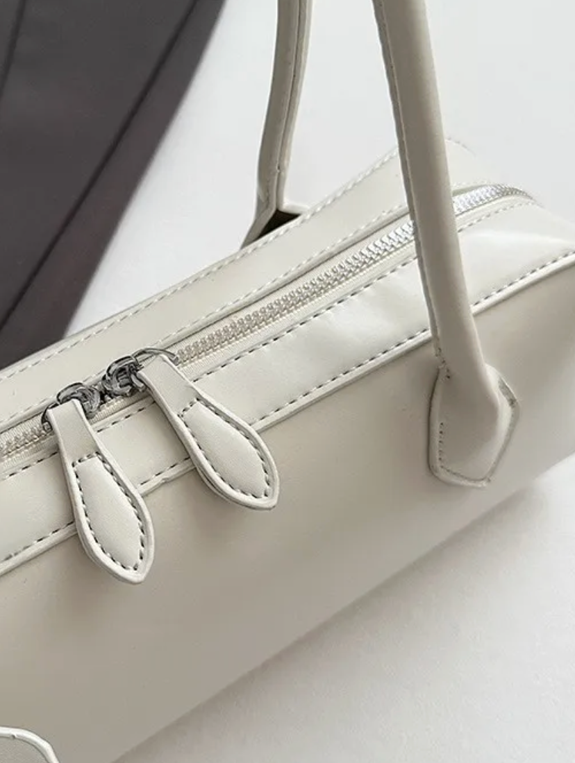 New! JULIA the sleek baguette bag