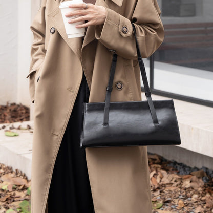New! AMELIE Slim Snap Bag