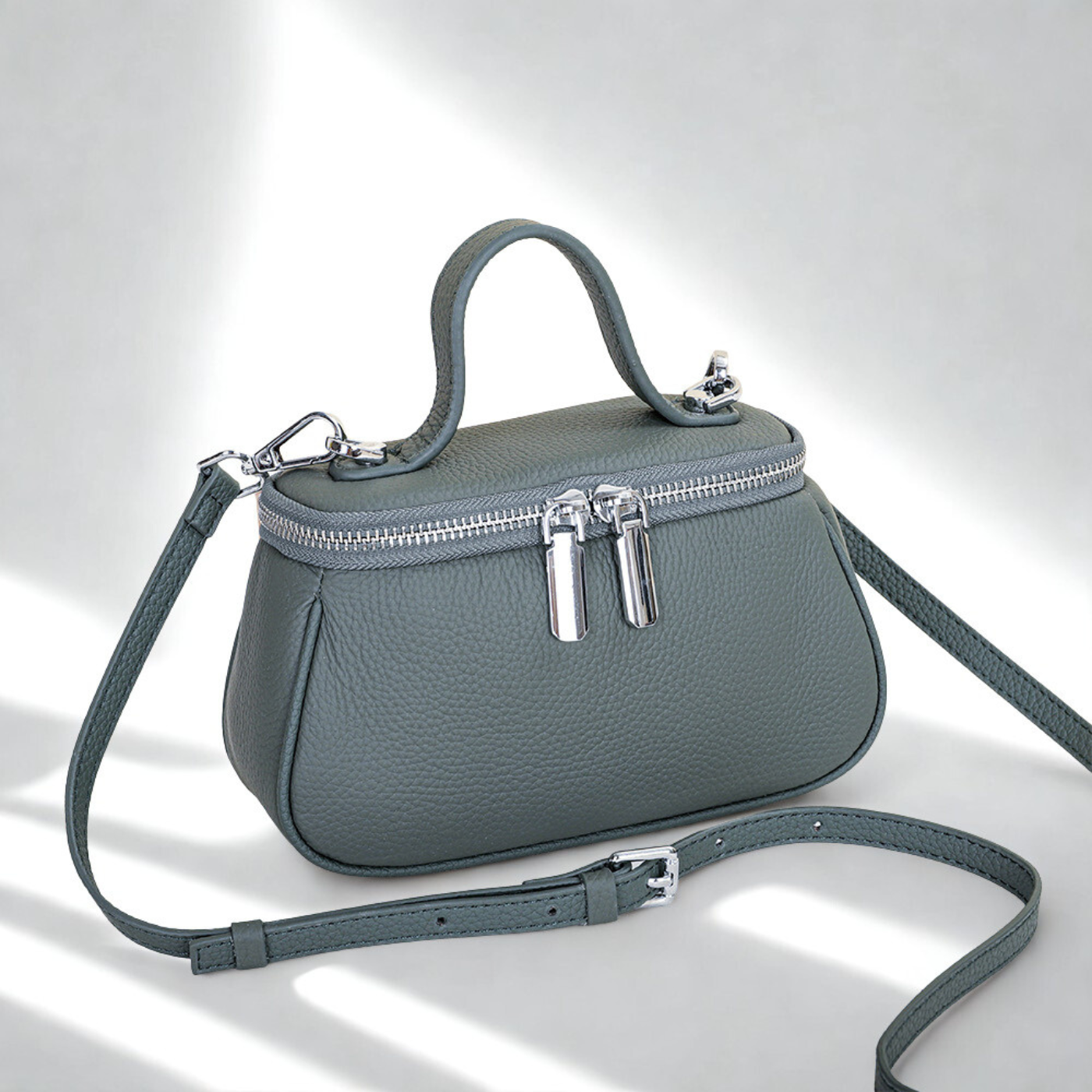 New! VICKY essentials tiny box bag