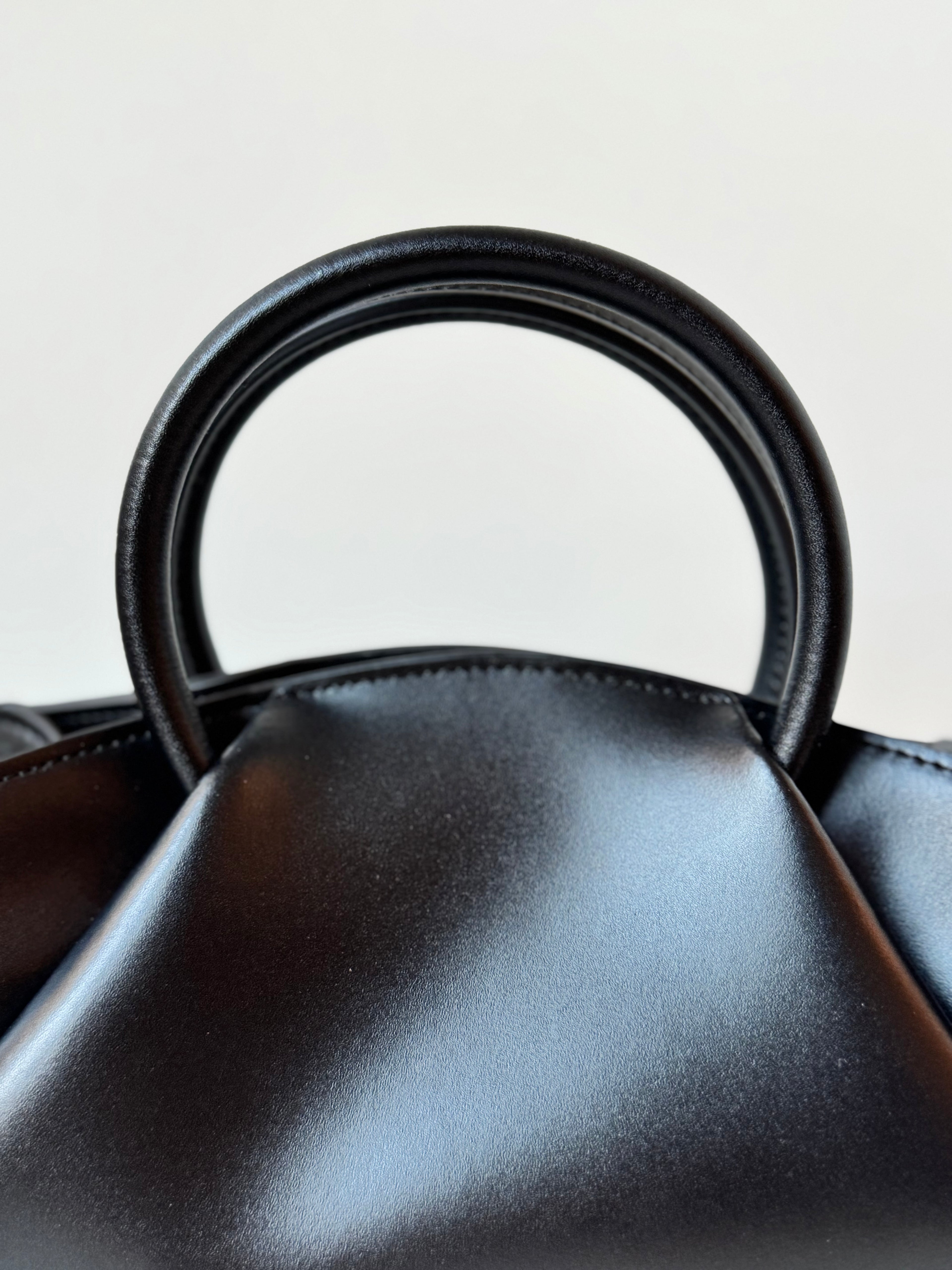 New! IRIS the sculpted top handle bag