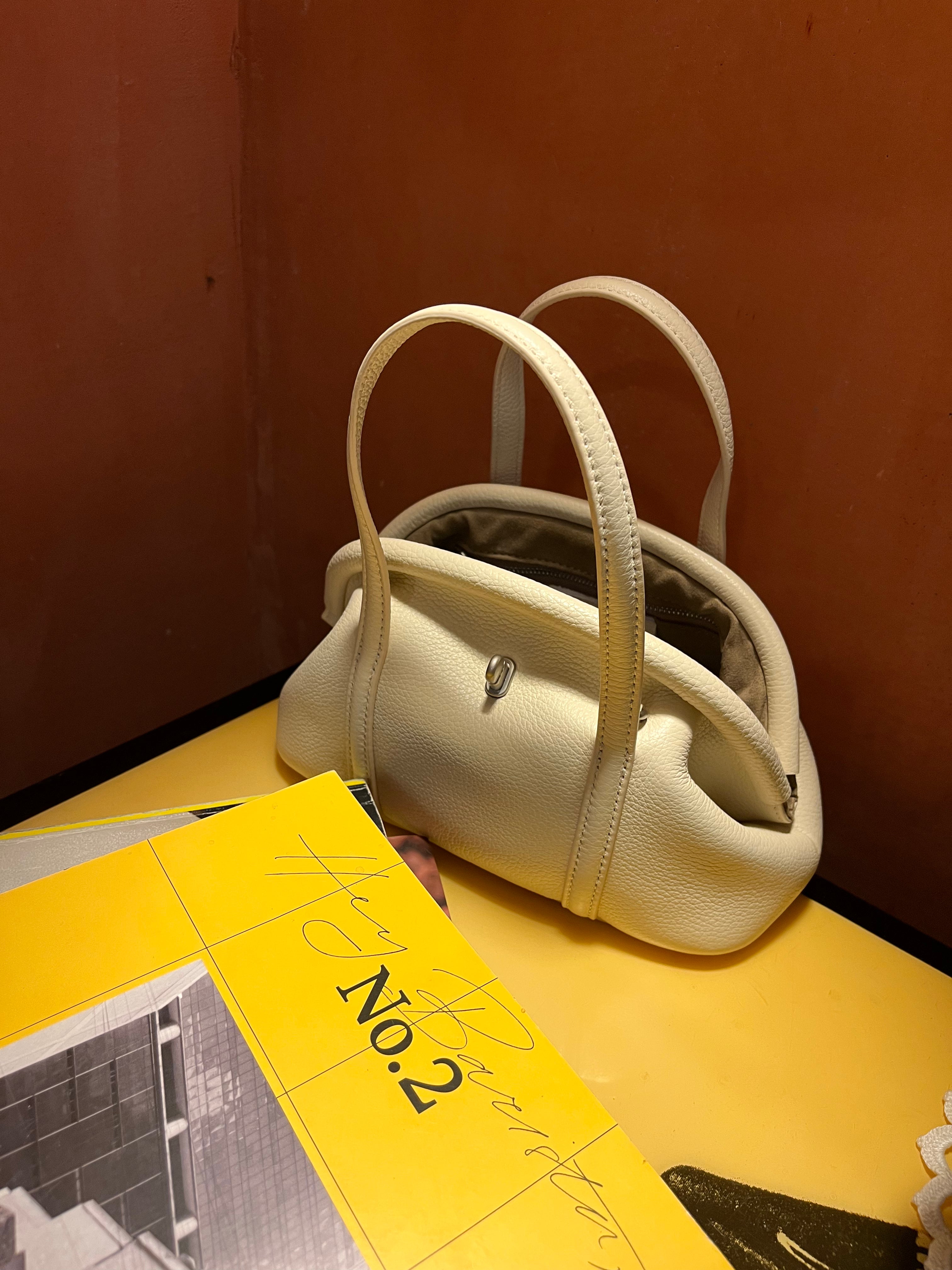 New! NOA the soft clip bag