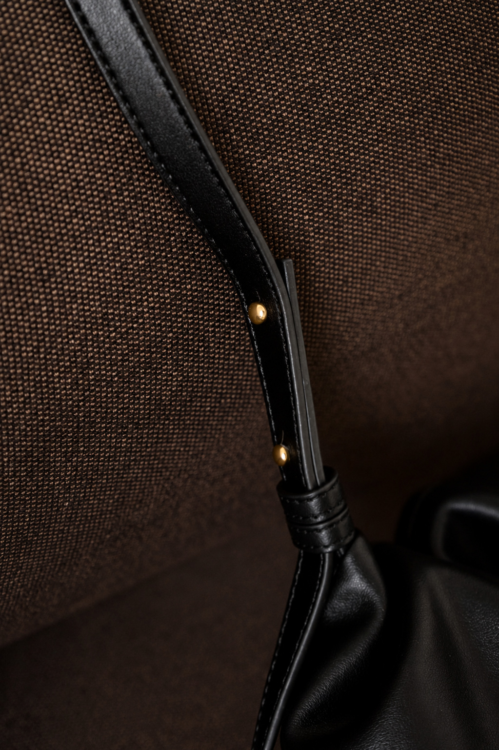 New! MUZE The Side Zip Shoulder Bag